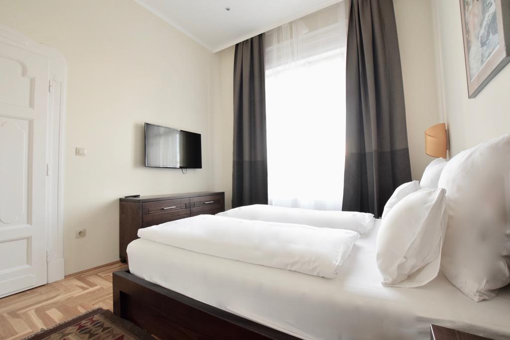 Luxury Apartment By Hi5 - Kiraly Street Suite Budapest Exterior photo