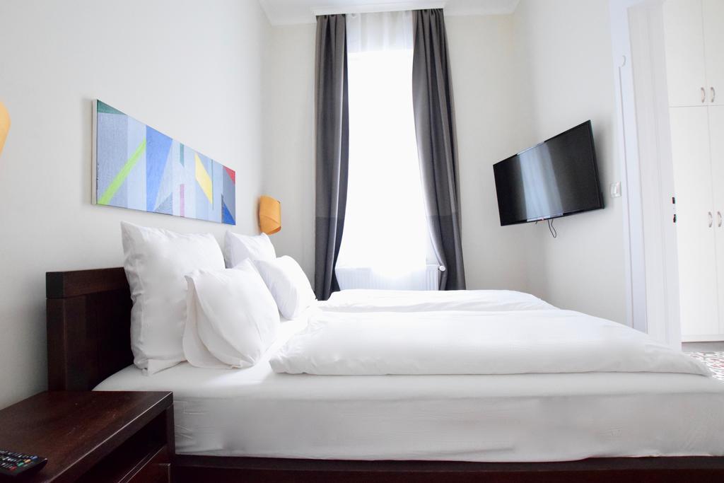 Luxury Apartment By Hi5 - Kiraly Street Suite Budapest Exterior photo