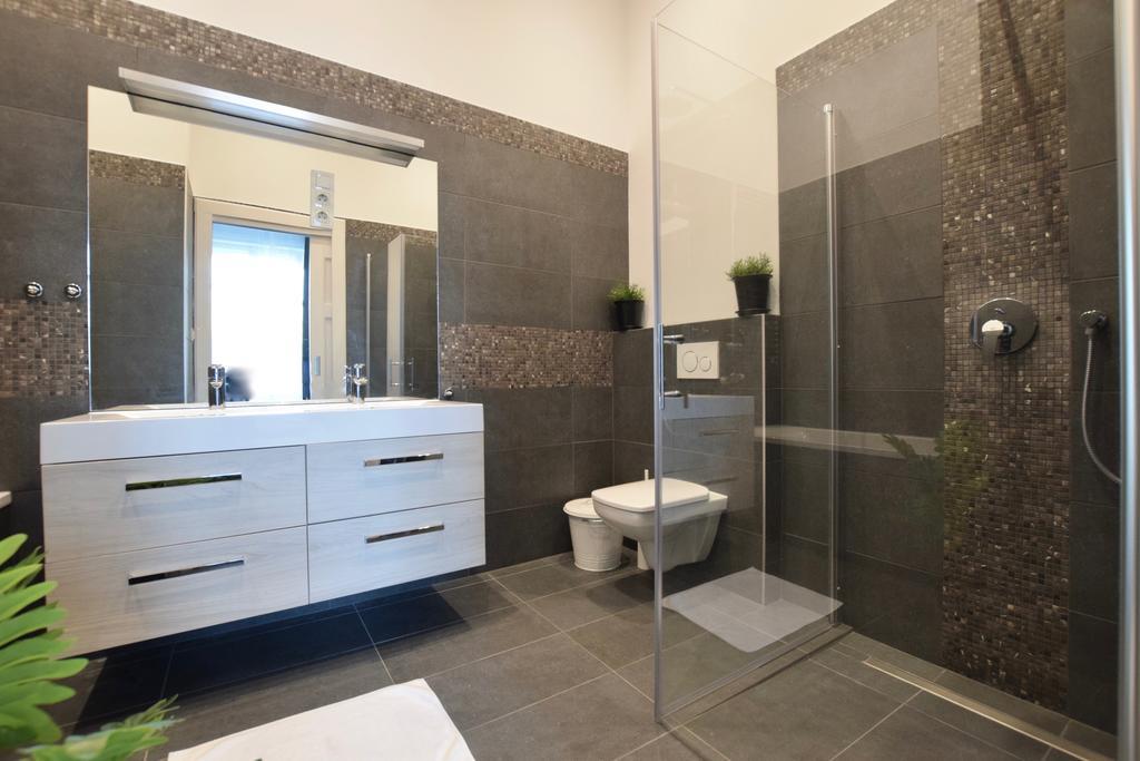 Luxury Apartment By Hi5 - Kiraly Street Suite Budapest Exterior photo